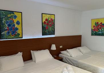 CHAMBRE POUR QUATRE