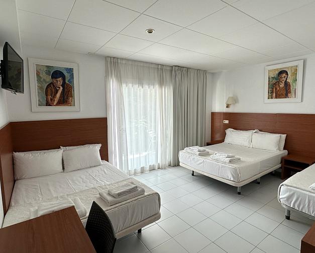 QUINTUPLE ROOM (FAMILY ROOM)